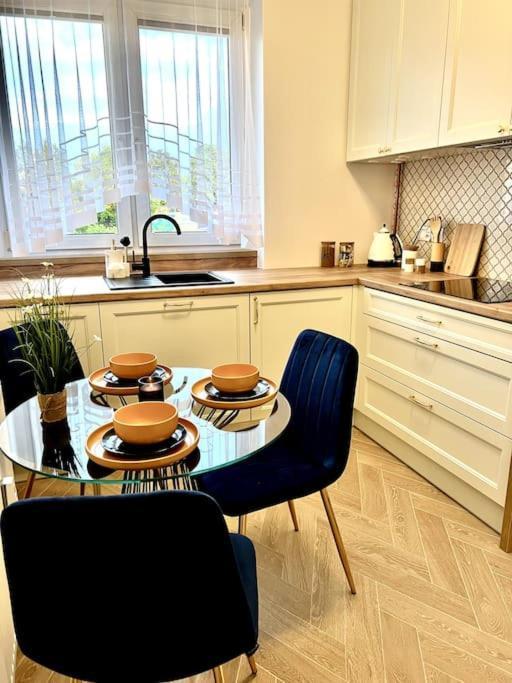 B&W Luxurious Apartment In The Heart Of วรอตซวาฟ ภายนอก รูปภาพ